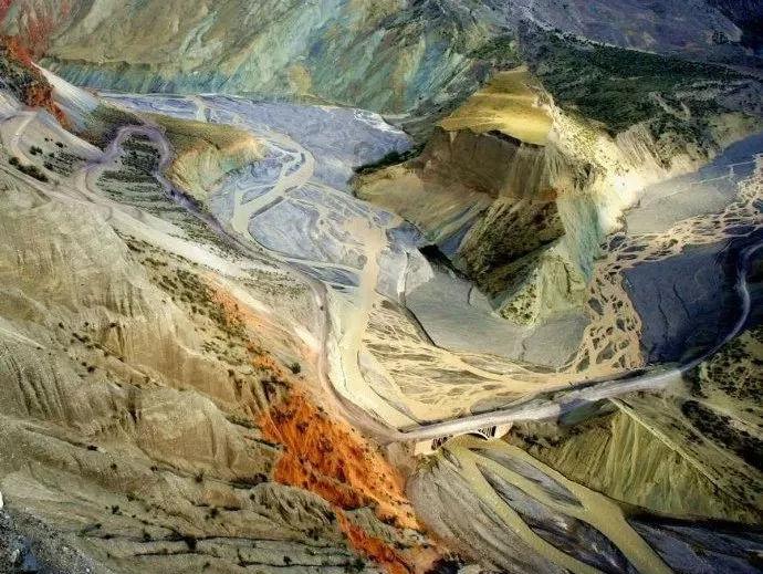 全新别克昂科雷预告图曝光,有望配备2.5T发动机